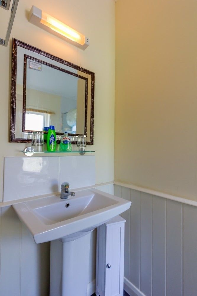 The Highdown Inn Totland Buitenkant foto